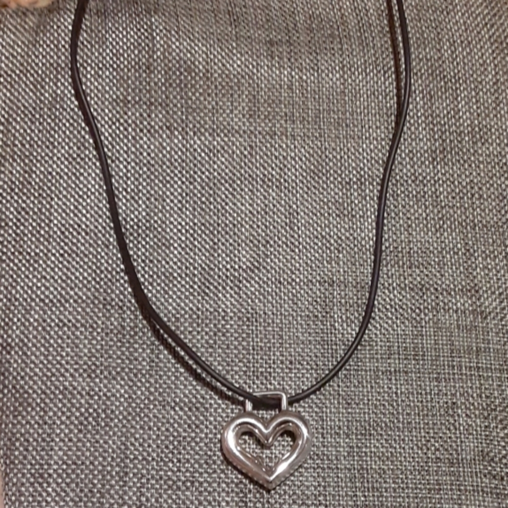Brighton Heart On A Leather Necklace 925